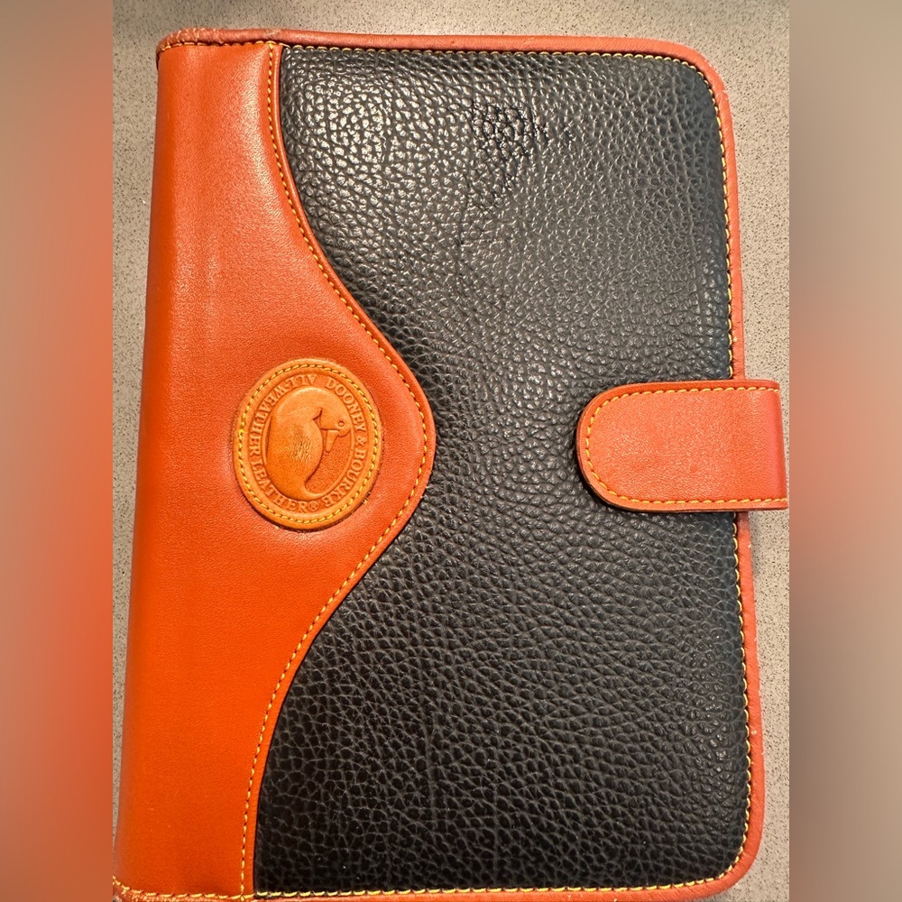 vintage Dooney & Bourke All-Weather Leather planner/ organizer USED CON NO STRAP